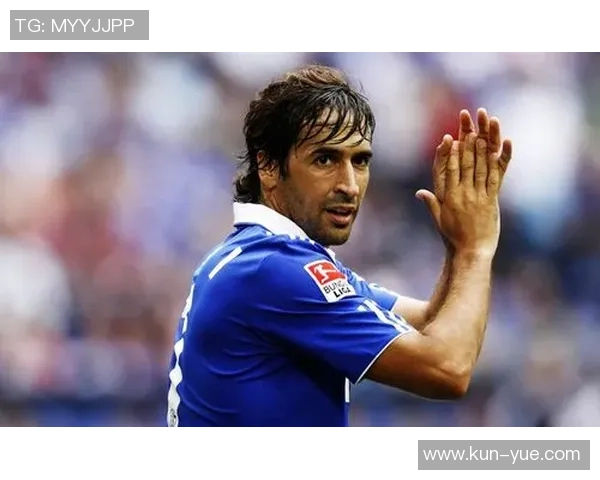 足球明星转会卡通形象大揭秘精彩瞬间与背后故事一览